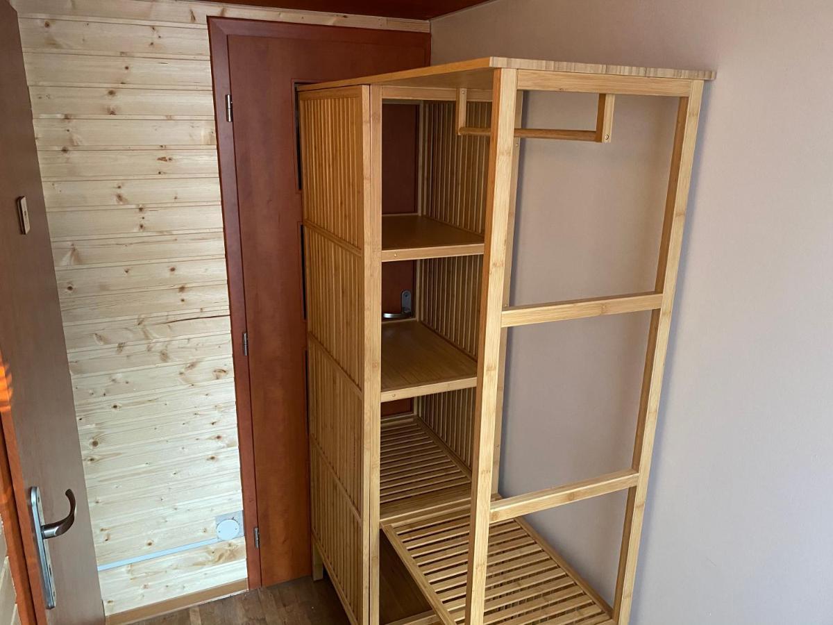 U Vrabčáka Zlonin Exterior foto
