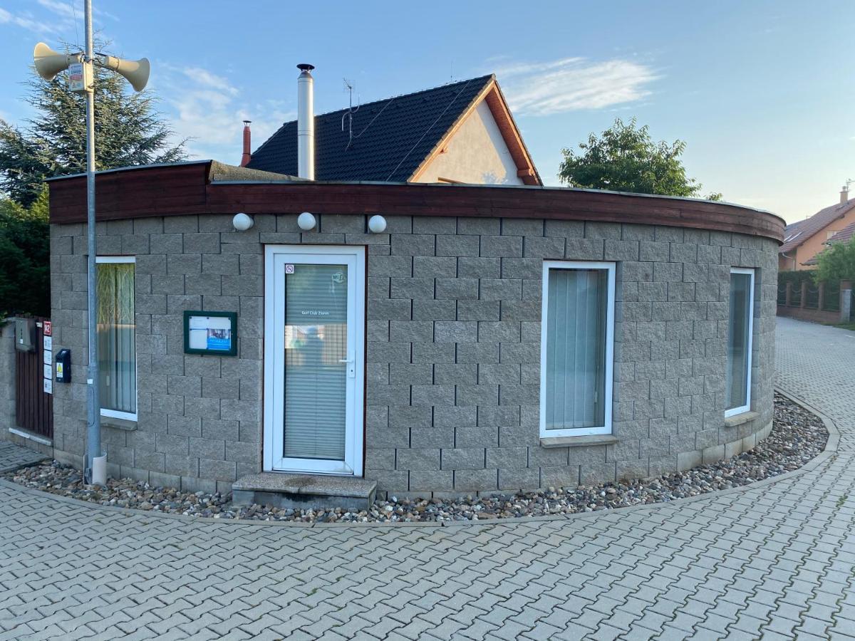 U Vrabčáka Zlonin Exterior foto